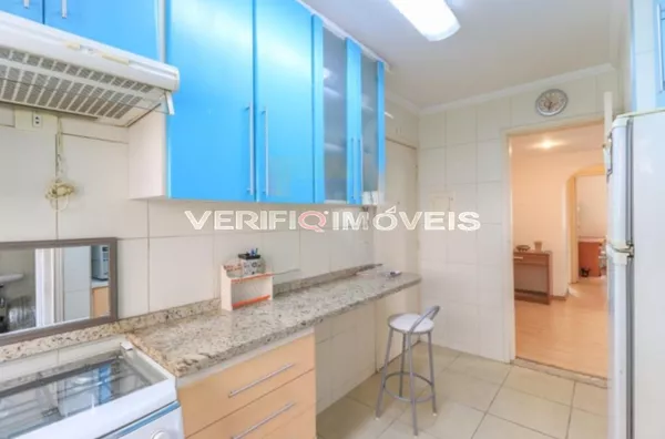 APARTAMENTO no 1º andar mobiliado com 2 dormitórios e 1 garagem