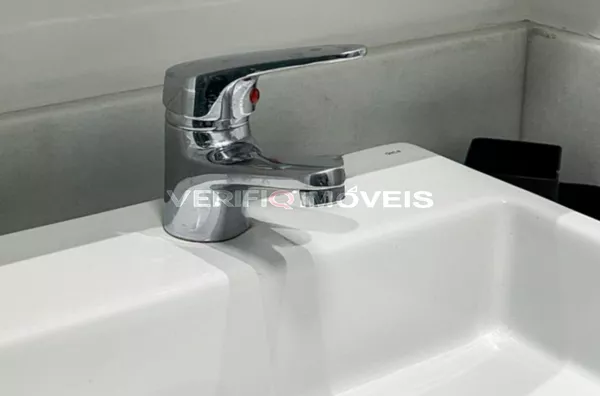 APARTAMENTO no 8º andar mobiliado com 1 dormitório e 1 garagem