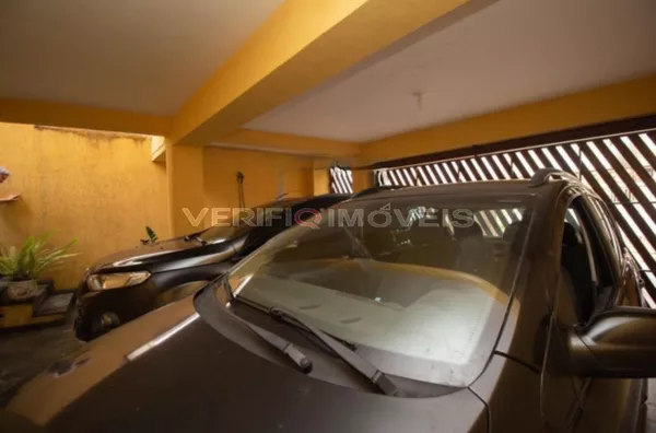 CASA com 3 dormitórios e 2 garagens