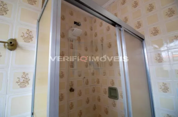 CASA com 4 dormitórios e 2 garagens