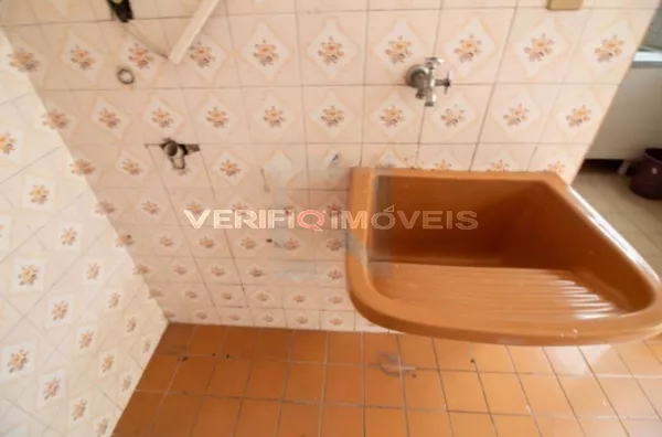 CASA com 4 dormitórios e 2 garagens