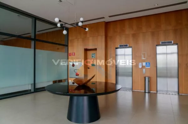 APARTAMENTO no 17º andar mobiliado com 1 dormitório e 1 garagem