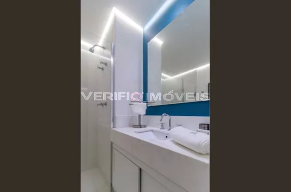 APARTAMENTO no 17º andar mobiliado com 1 dormitório e 1 garagem
