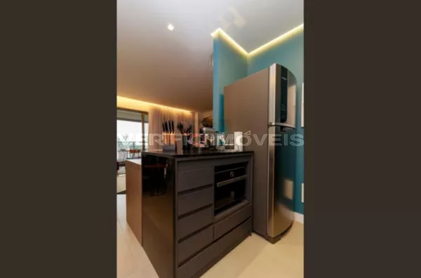 APARTAMENTO no 17º andar mobiliado com 1 dormitório e 1 garagem