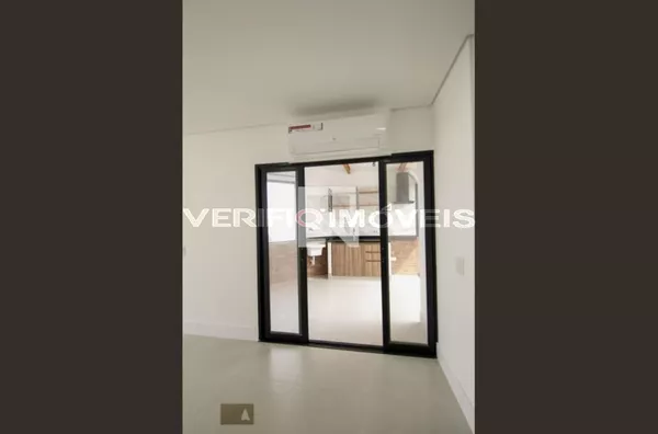 APARTAMENTO no 14º andar com 2 dormitórios e 2 garagens