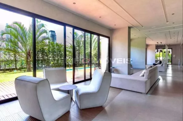 APARTAMENTO no 5º andar mobiliado com 1 dormitório e 1 garagem
