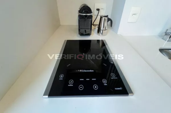 APARTAMENTO no 5º andar mobiliado com 1 dormitório e 1 garagem