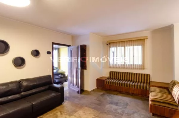 CASA mobiliada com 3 dormitórios e 2 garagens