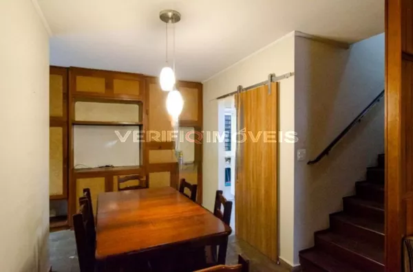 CASA mobiliada com 3 dormitórios e 2 garagens