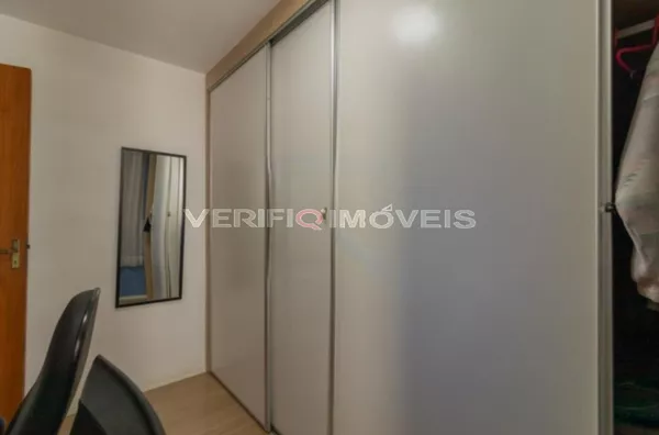 APARTAMENTO no 4º andar mobiliado com 2 dormitórios e 1 garagem