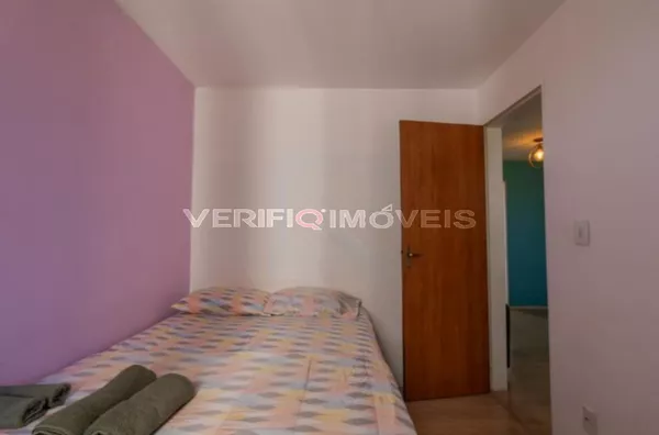APARTAMENTO no 4º andar mobiliado com 2 dormitórios e 1 garagem