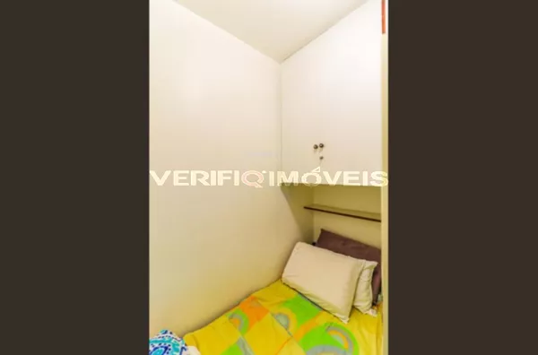 APARTAMENTO no 81º andar com 2 dormitórios e 2 garagens
