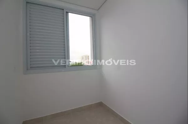 APARTAMENTO no 2º andar com 2 dormitórios