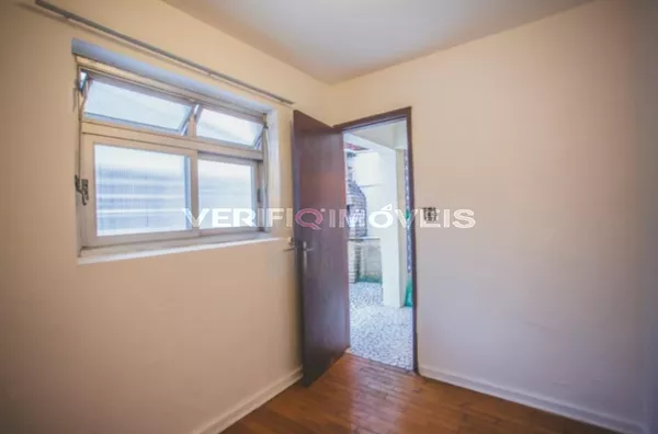 CASA com 3 dormitórios e 2 garagens