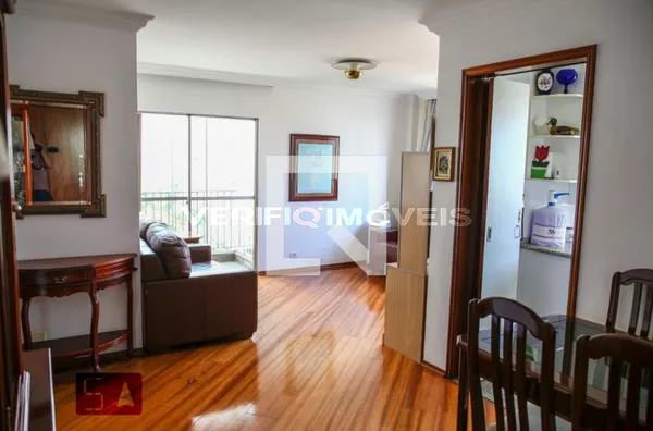 APARTAMENTO no 8º andar mobiliado com 1 dormitório e 1 garagem