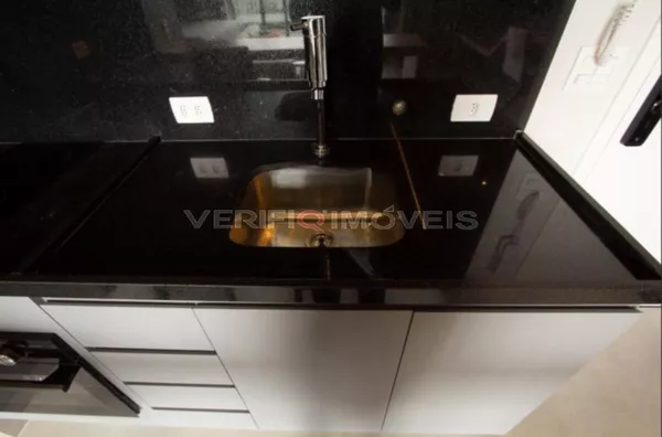 STUDIO no 15º andar mobiliado com 1 dormitório e 1 garagem