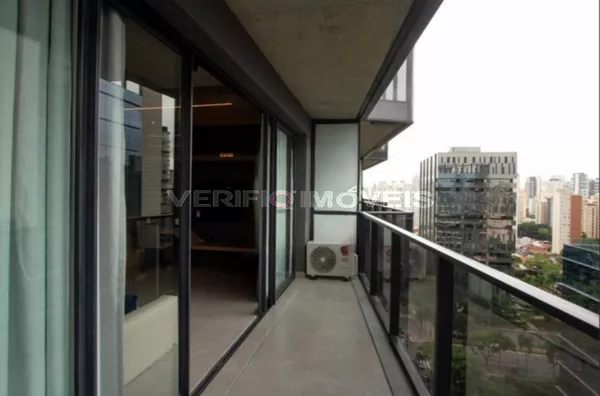 STUDIO no 15º andar mobiliado com 1 dormitório e 1 garagem