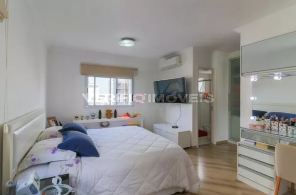 APARTAMENTO no 15º andar mobiliado com 2 dormitórios e 3 garagens