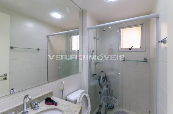 APARTAMENTO no 15º andar mobiliado com 2 dormitórios e 3 garagens
