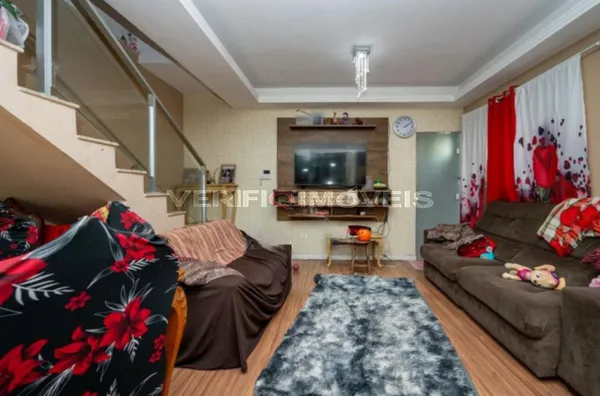 CASA mobiliada com 3 dormitórios e 2 garagens