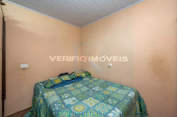 CASA mobiliada com 3 dormitórios e 2 garagens