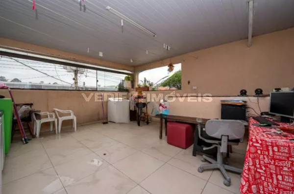 CASA mobiliada com 3 dormitórios e 2 garagens