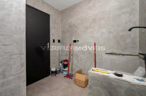 APARTAMENTO no 4º andar com 2 dormitórios e 1 garagem