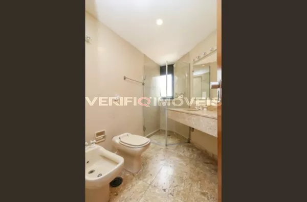 APARTAMENTO no 6º andar mobiliado com 1 dormitório e 1 garagem