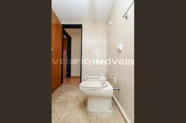 APARTAMENTO no 6º andar mobiliado com 1 dormitório e 1 garagem