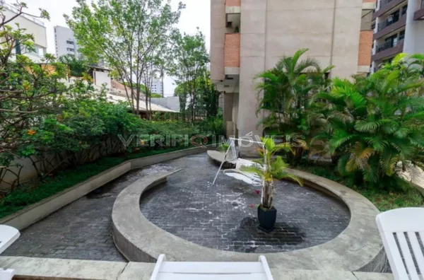 APARTAMENTO no 6º andar mobiliado com 1 dormitório e 1 garagem