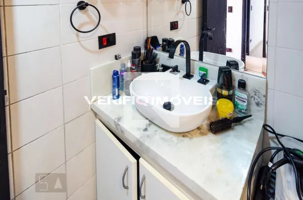 APARTAMENTO no 8º andar mobiliado com 2 dormitórios e 2 garagens