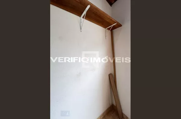 CASA com 3 dormitórios e 1 garagem