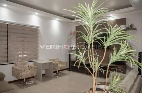 CASA com 4 dormitórios e 4 garagens