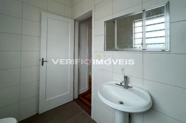 APARTAMENTO no 3º andar com 2 dormitórios e 1 garagem