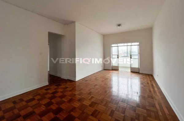 APARTAMENTO no 3º andar com 2 dormitórios e 1 garagem