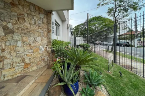 APARTAMENTO no 3º andar com 2 dormitórios e 1 garagem