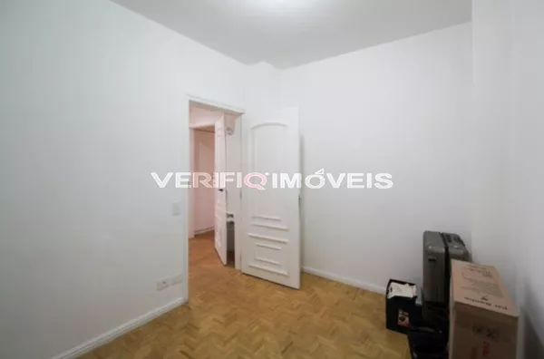 APARTAMENTO no 3º andar com 2 dormitórios e 2 garagens
