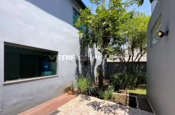 CASA com 5 dormitórios e 3 garagens