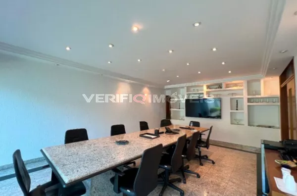 CASA com 5 dormitórios e 3 garagens
