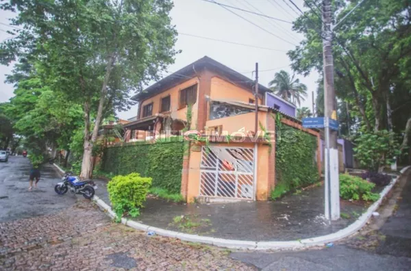CASA com 3 dormitórios e 2 garagens