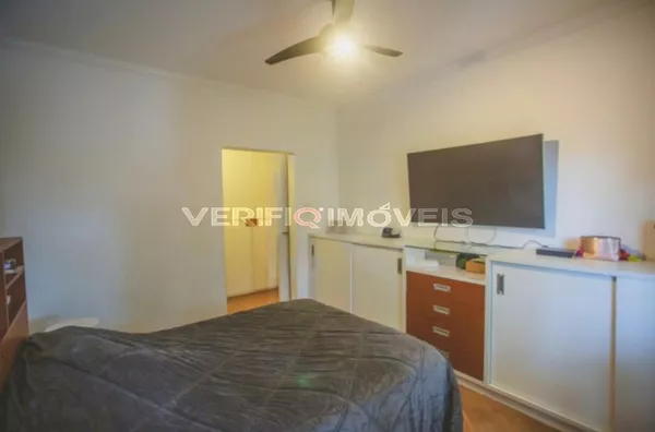 CASA com 3 dormitórios e 2 garagens