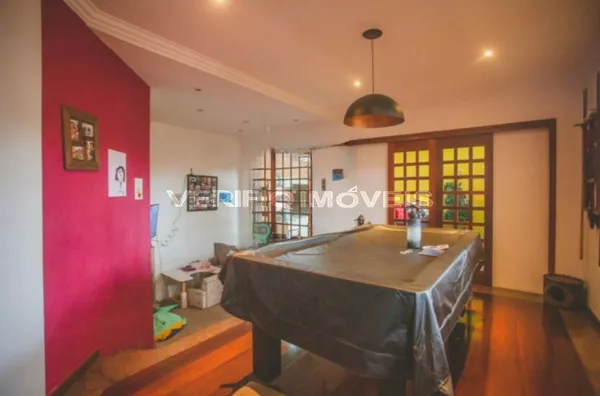 CASA com 3 dormitórios e 2 garagens