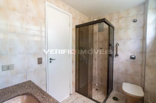 APARTAMENTO no 2º andar com 2 dormitórios e 1 garagem