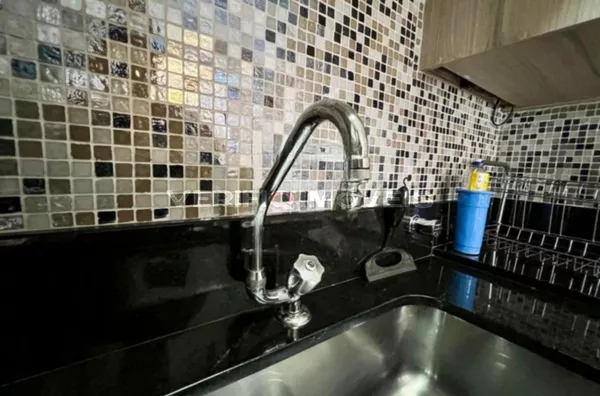 APARTAMENTO no 17º andar mobiliado com 1 dormitório e 1 garagem