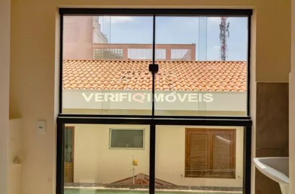 STUDIO no 2º andar com 1 dormitório