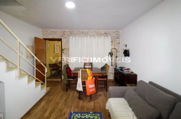 CASA mobiliada com 3 dormitórios e 2 garagens