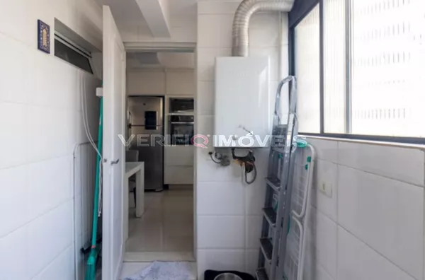APARTAMENTO no 4º andar com 2 dormitórios e 1 garagem