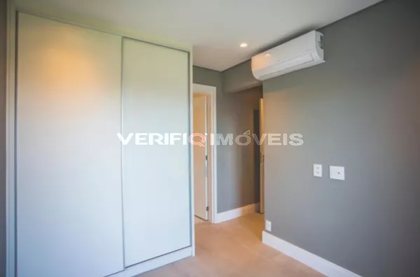 APARTAMENTO no 19º andar com 2 dormitórios e 1 garagem
