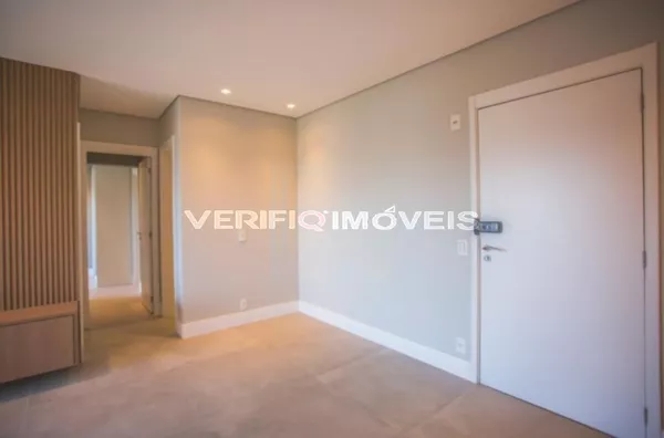 APARTAMENTO no 19º andar com 2 dormitórios e 1 garagem