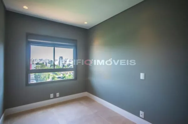 APARTAMENTO no 19º andar com 2 dormitórios e 1 garagem